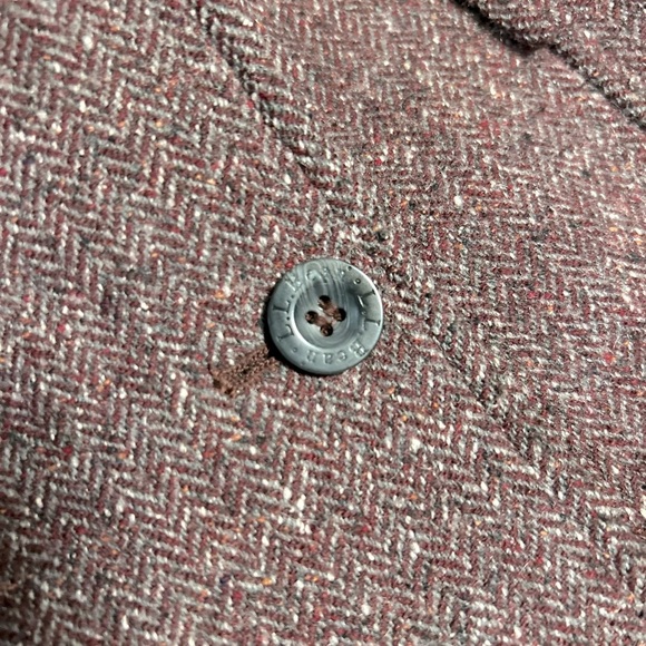 L.L. Bean medium wool nylon silk blazer. In excellent condition. Burgundy color - Picture 6 of 11